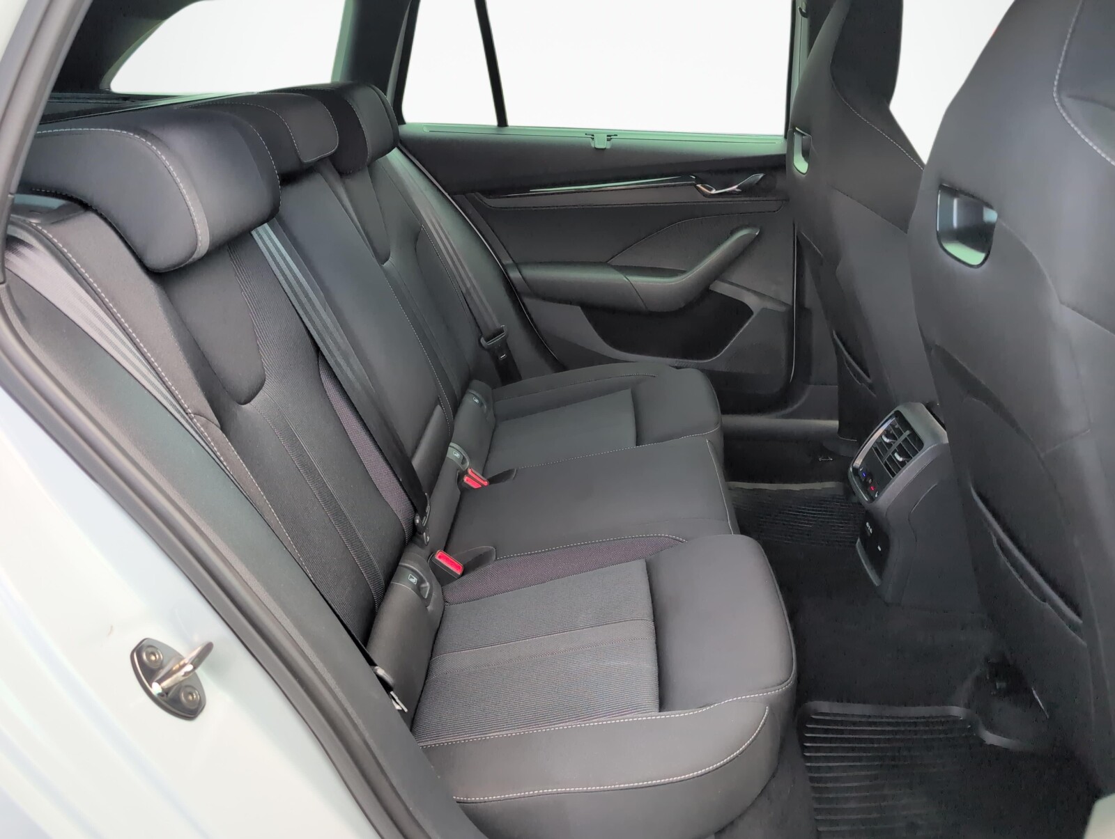 Škoda Octavia Combi - zdjęcie 12
