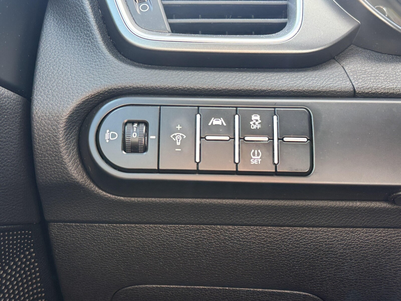 Kia Ceed - zdjęcie 20