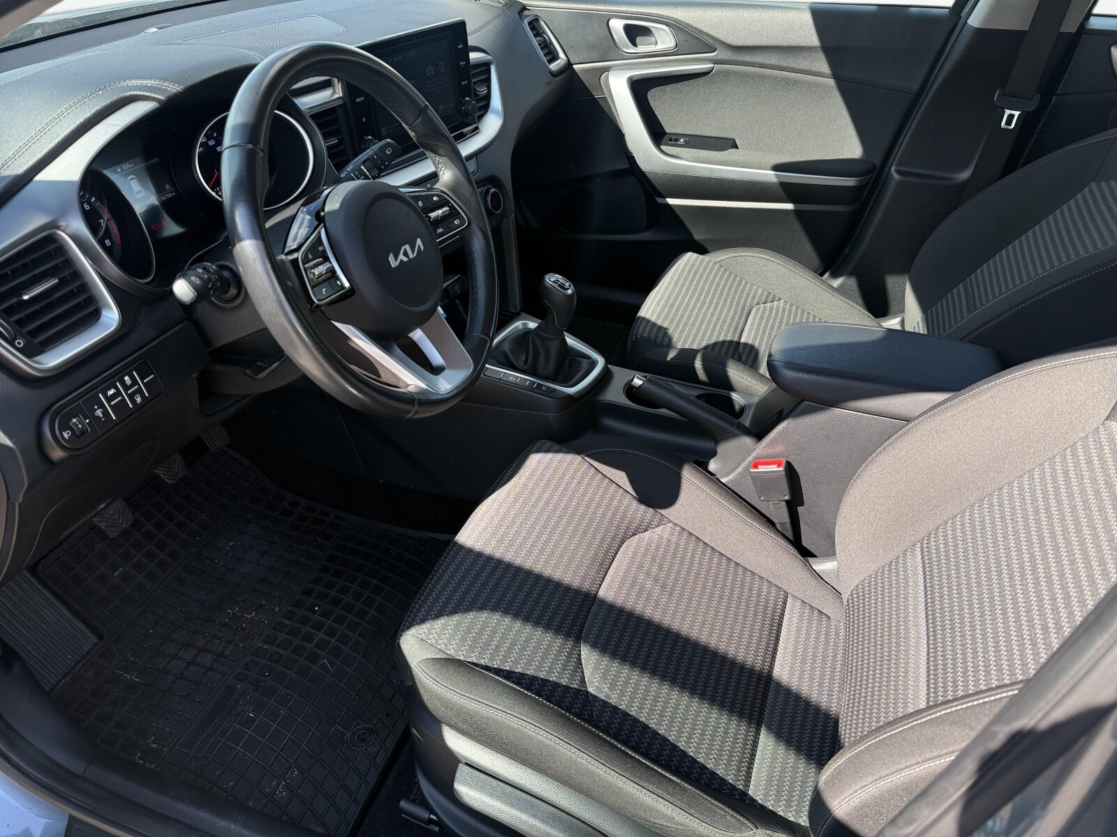 Kia Ceed - zdjęcie 9