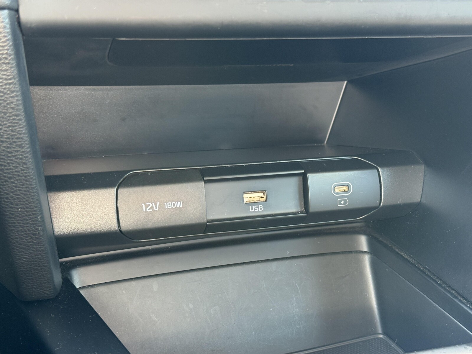 Kia Ceed - zdjęcie 18
