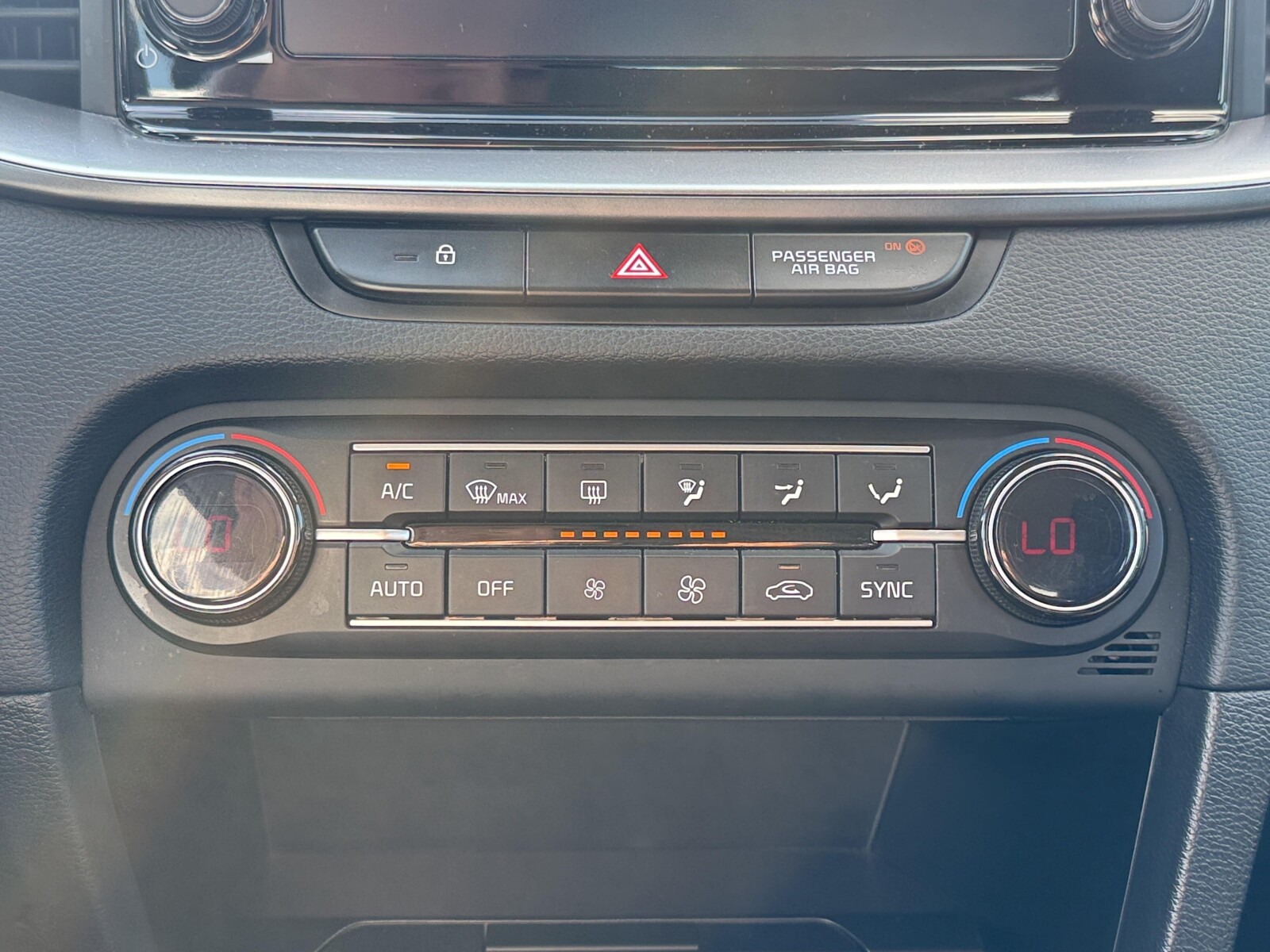 Kia Ceed - zdjęcie 26