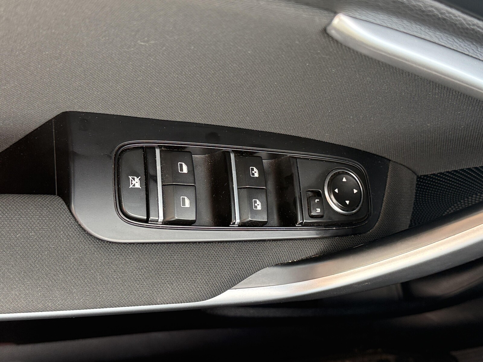 Kia Ceed - zdjęcie 21