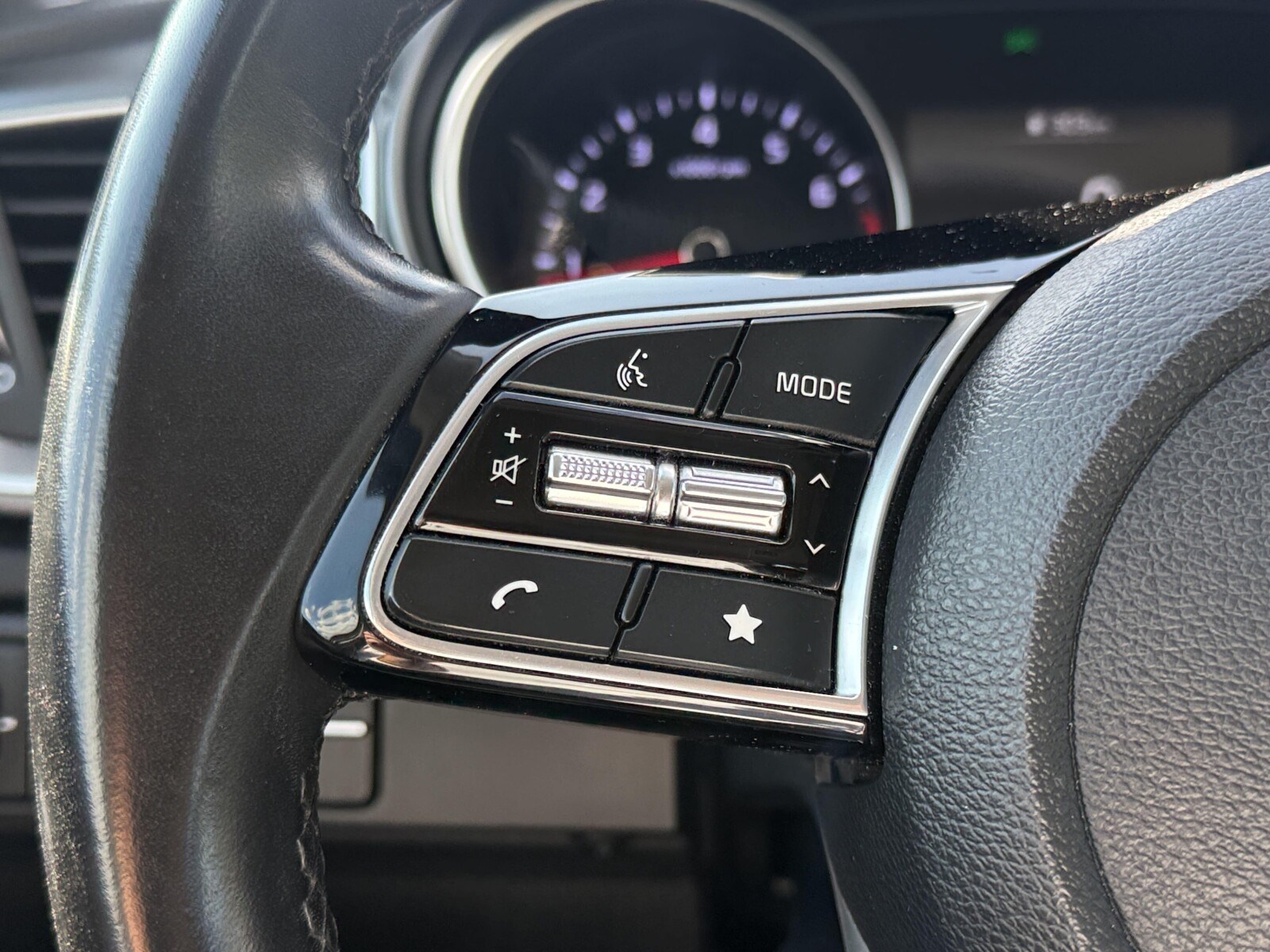 Kia Ceed - zdjęcie 22