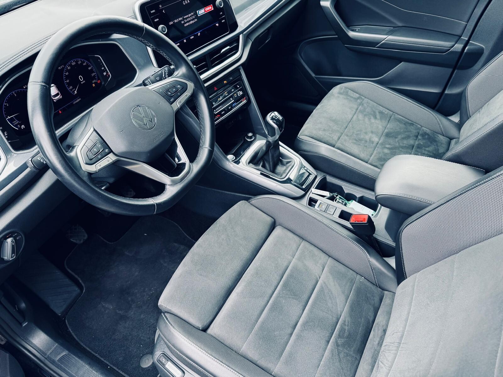 Volkswagen T-Roc - zdjęcie 9