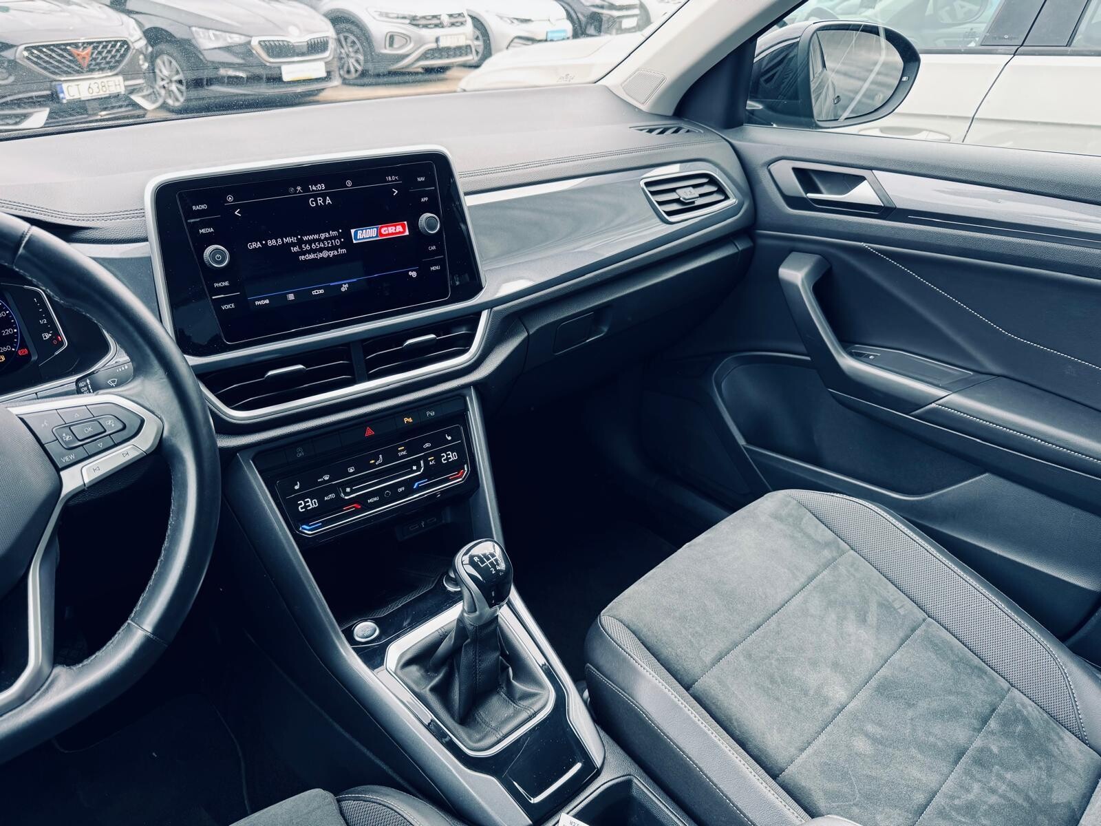 Volkswagen T-Roc - zdjęcie 15