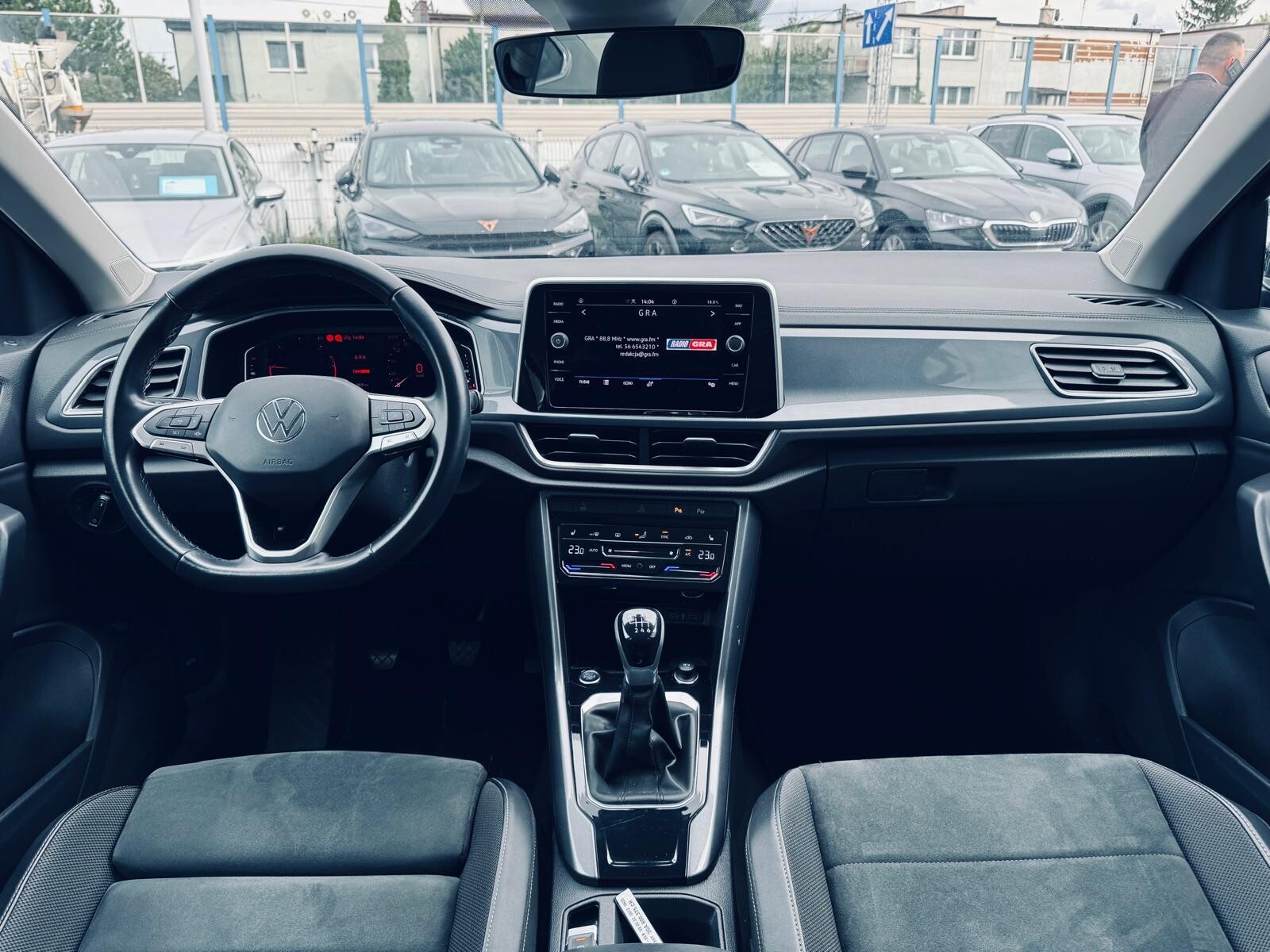 Volkswagen T-Roc - zdjęcie 13
