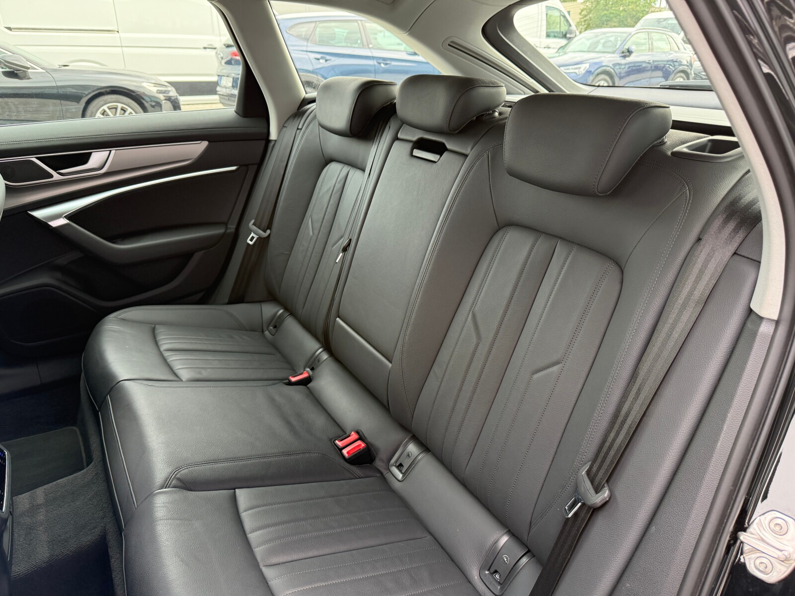 Audi A6 Avant - zdjęcie 12