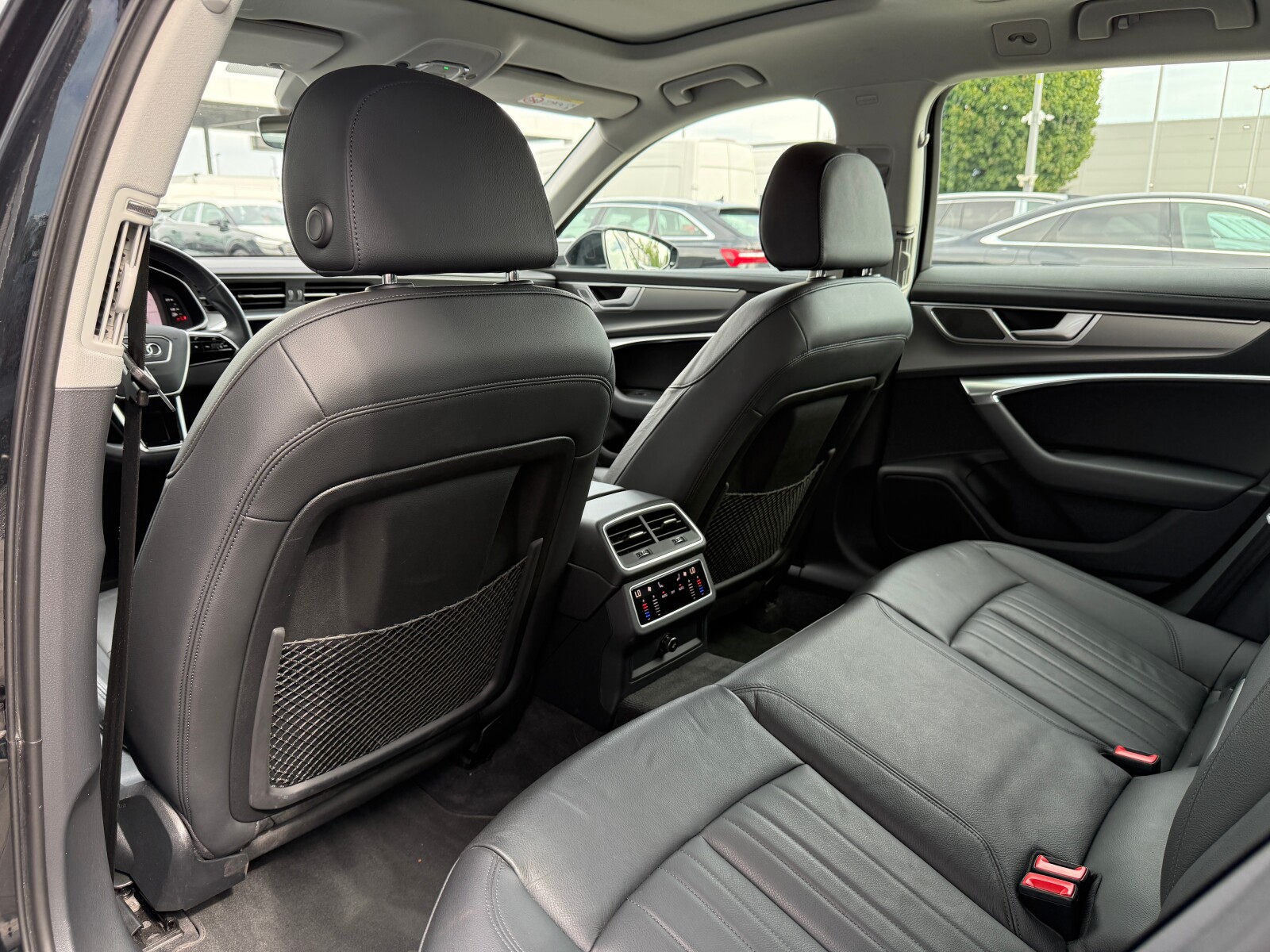 Audi A6 Avant - zdjęcie 12