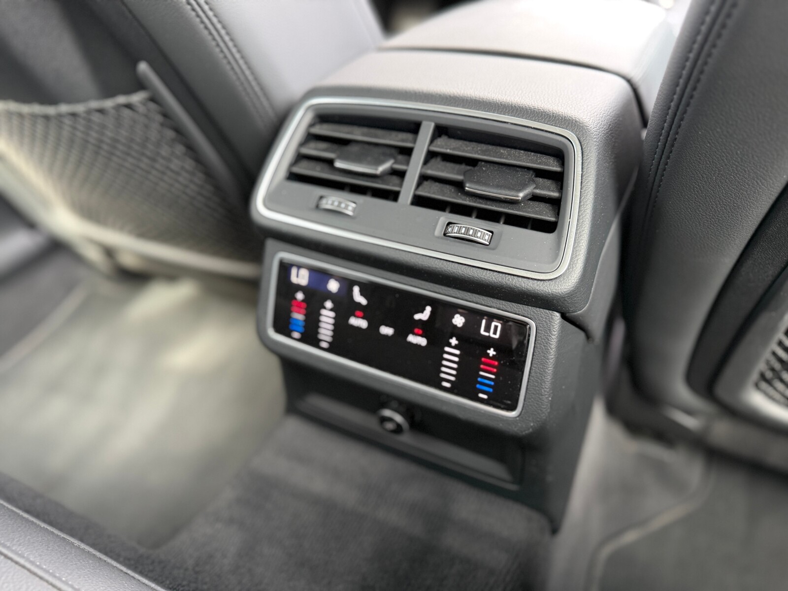 Audi A6 Avant - zdjęcie 13