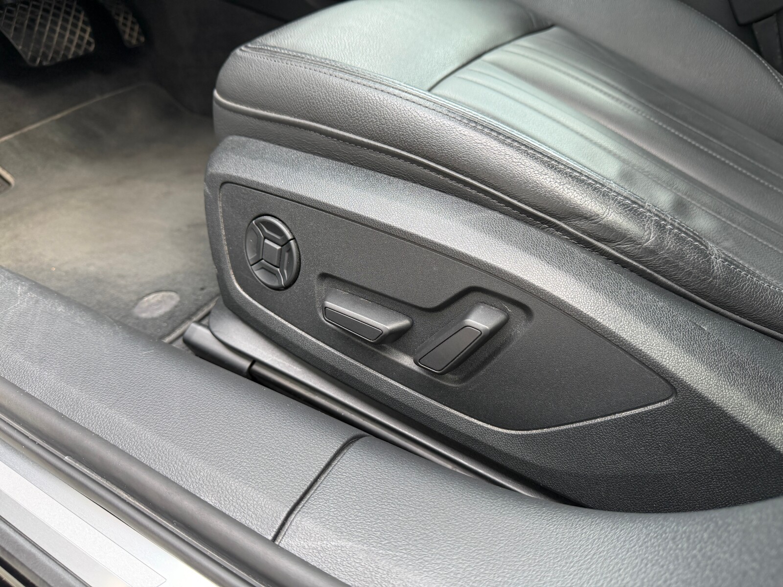 Audi A6 Avant - zdjęcie 20