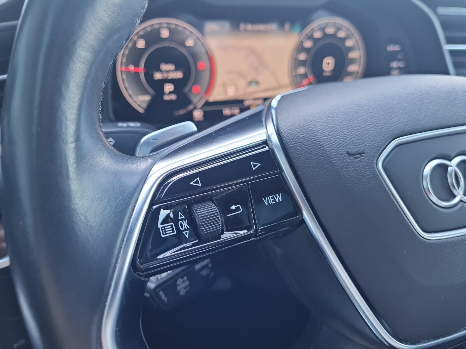 Audi A6 Avant - zdjęcie 14
