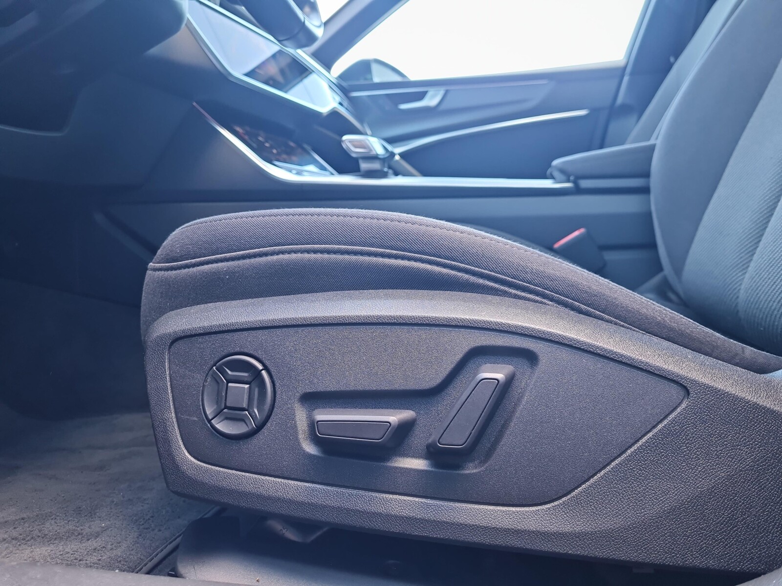 Audi A6 Avant - zdjęcie 10