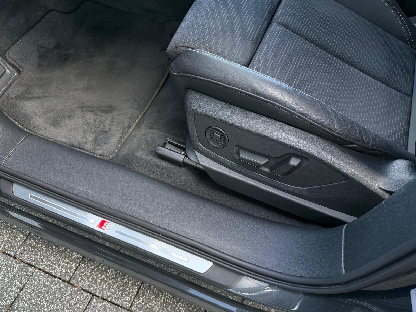 Audi Q8 Sportback e-tron - zdjęcie 27