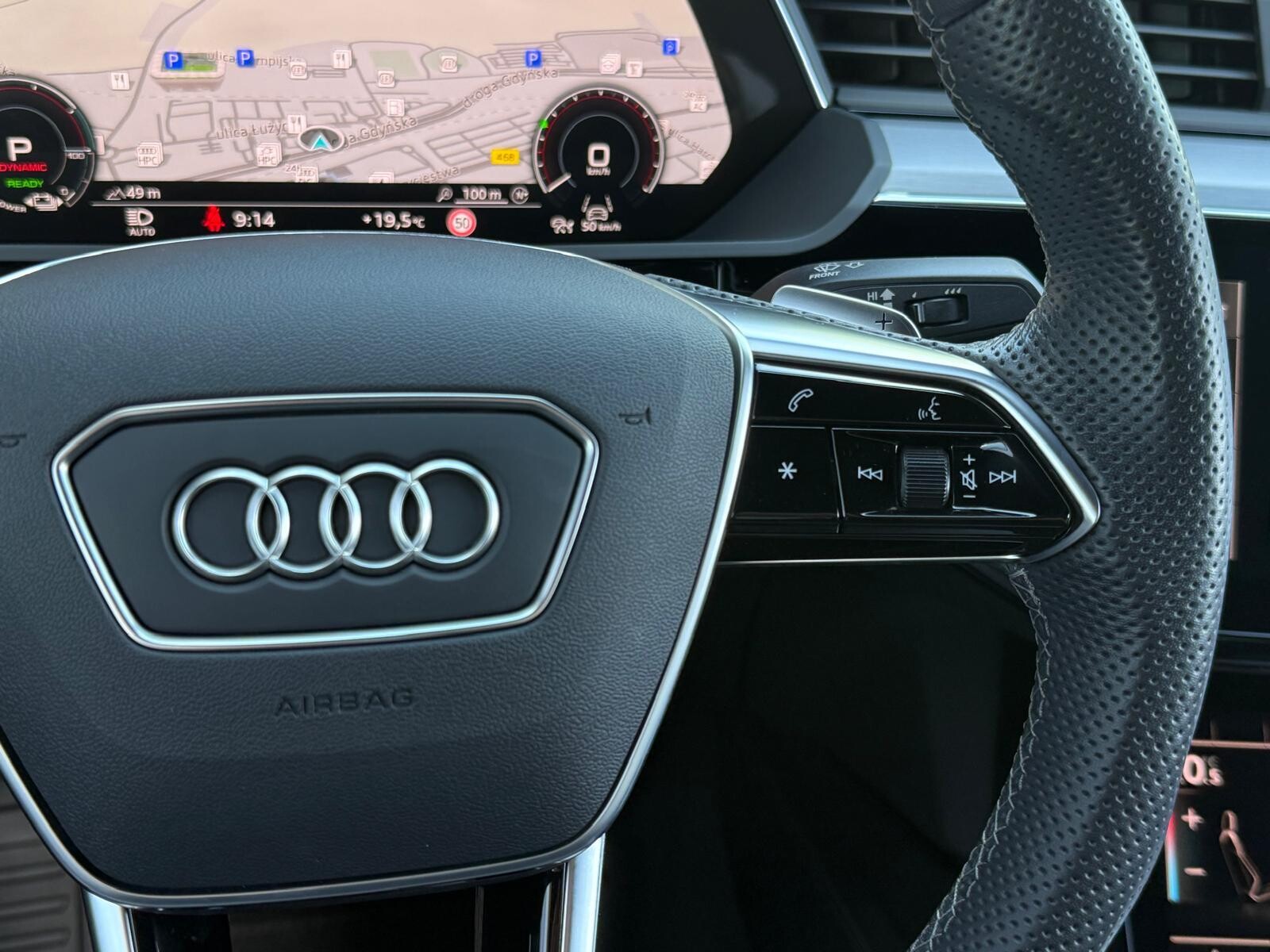Audi Q8 Sportback e-tron - zdjęcie 21