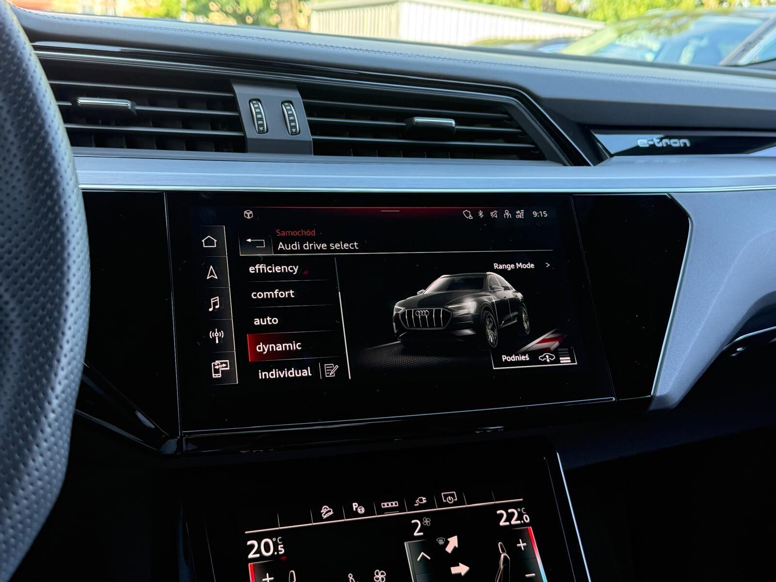 Audi Q8 Sportback e-tron - zdjęcie 40
