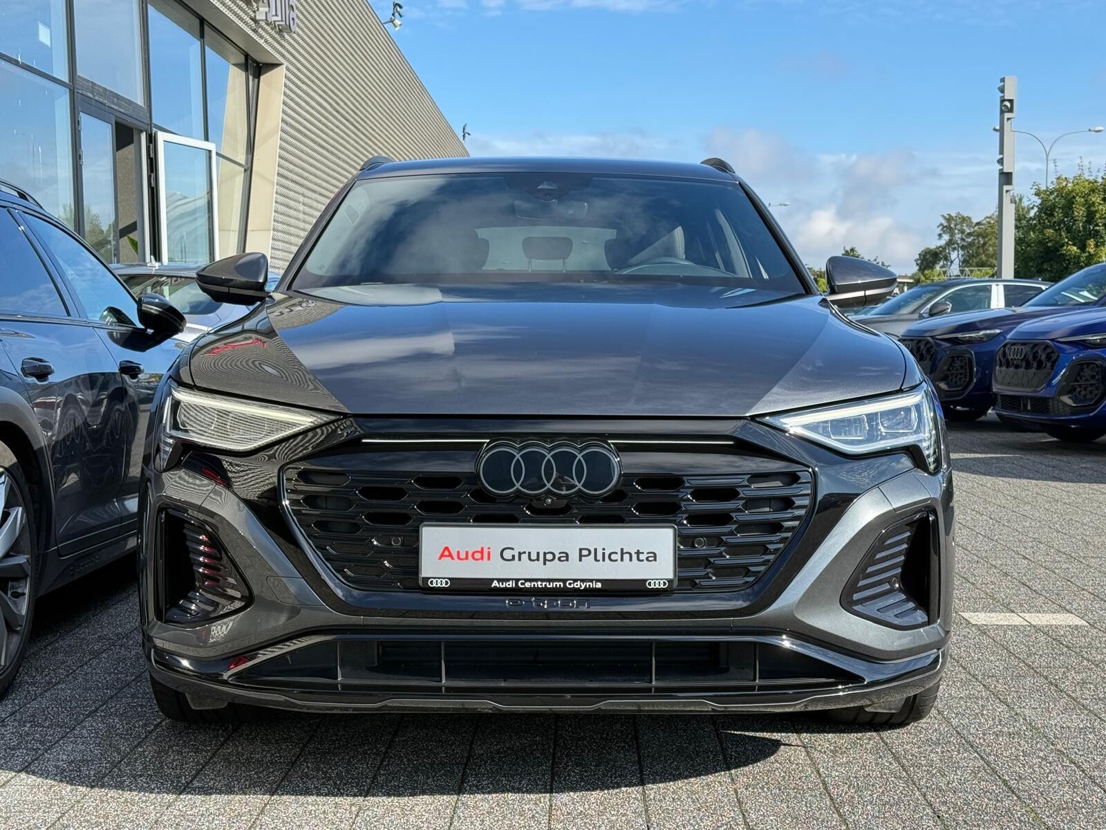 Audi Q8 Sportback e-tron - zdjęcie 10