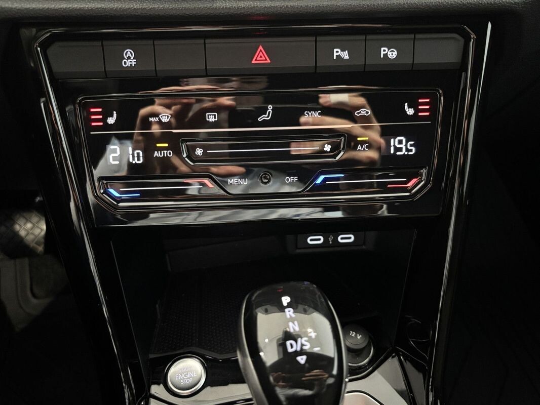 Volkswagen T-Roc - zdjęcie 15