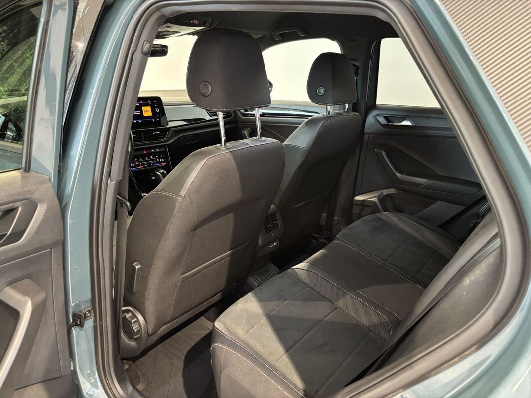 Volkswagen T-Roc - zdjęcie 18