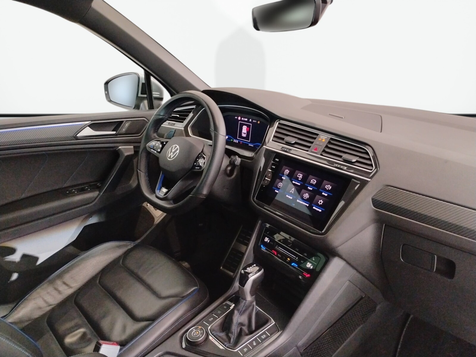 Volkswagen Tiguan - zdjęcie 16