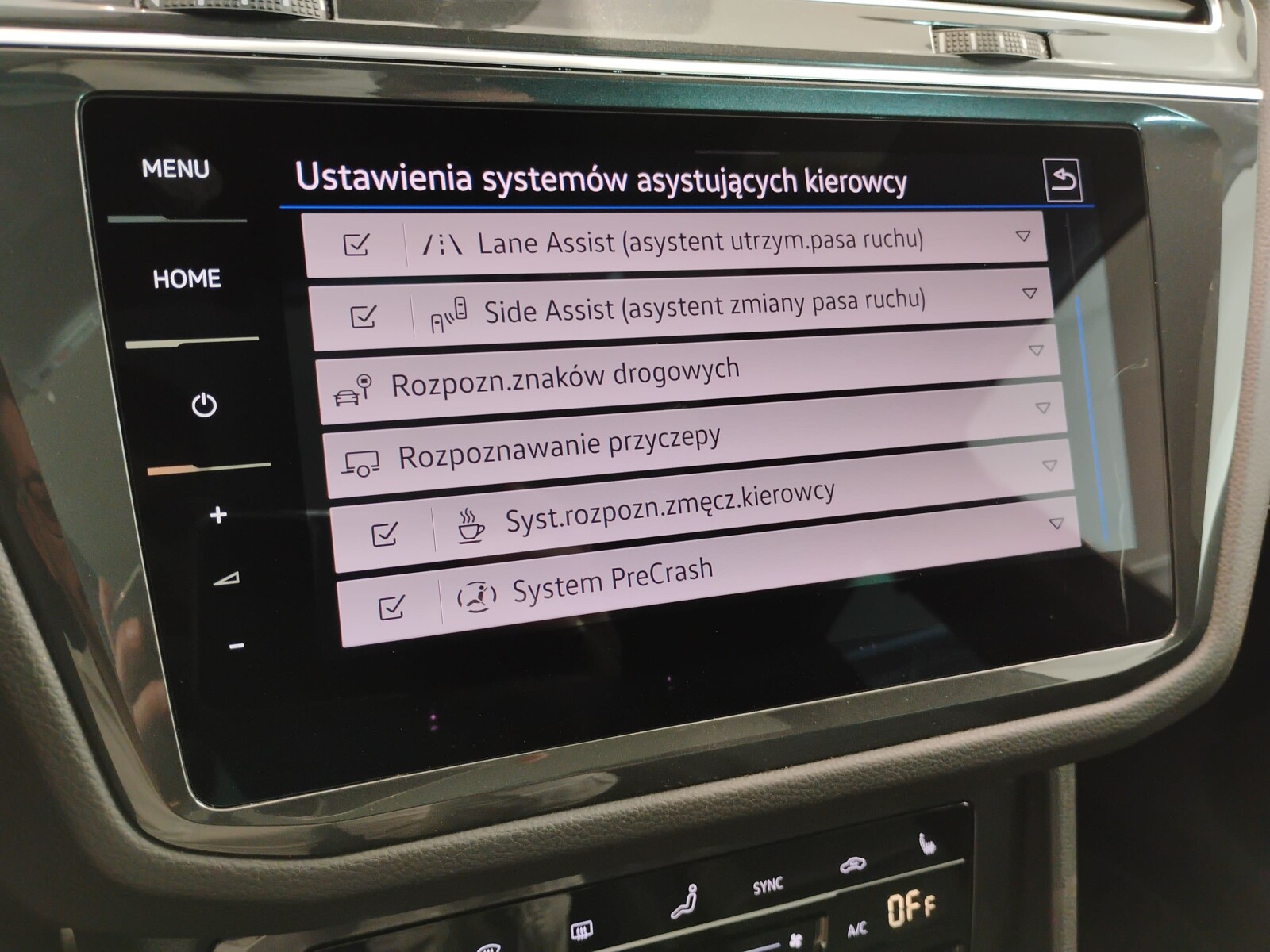 Volkswagen Tiguan - zdjęcie 32