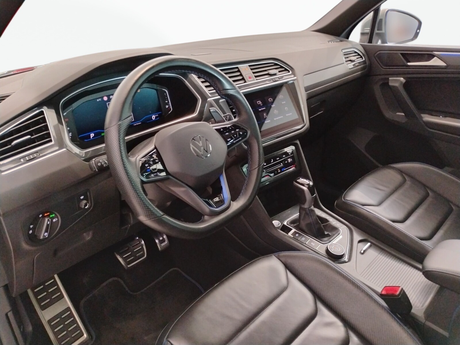 Volkswagen Tiguan - zdjęcie 20