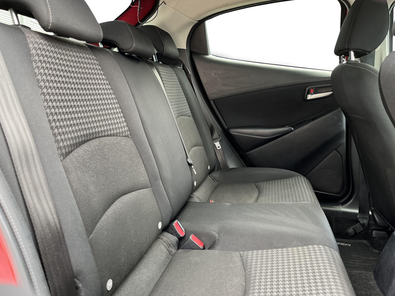 Mazda 2 - zdjęcie 18