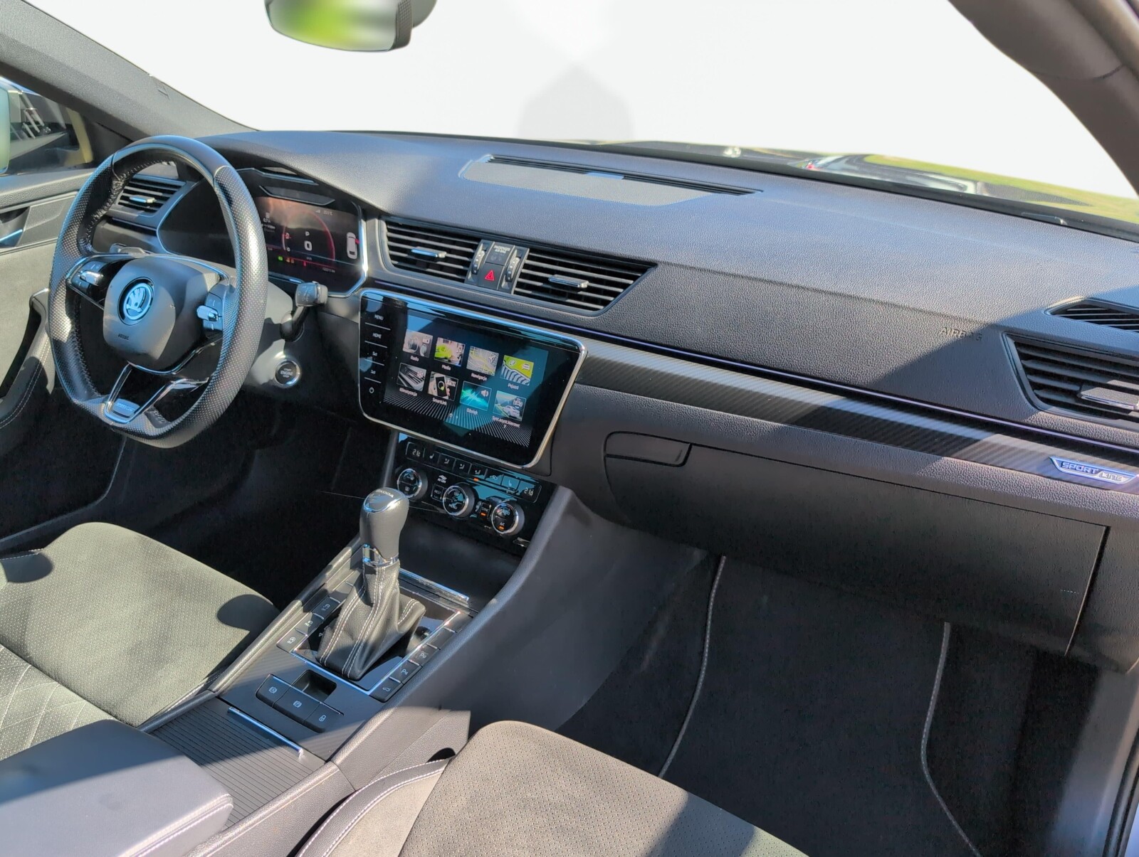 Škoda Superb Combi - zdjęcie 17