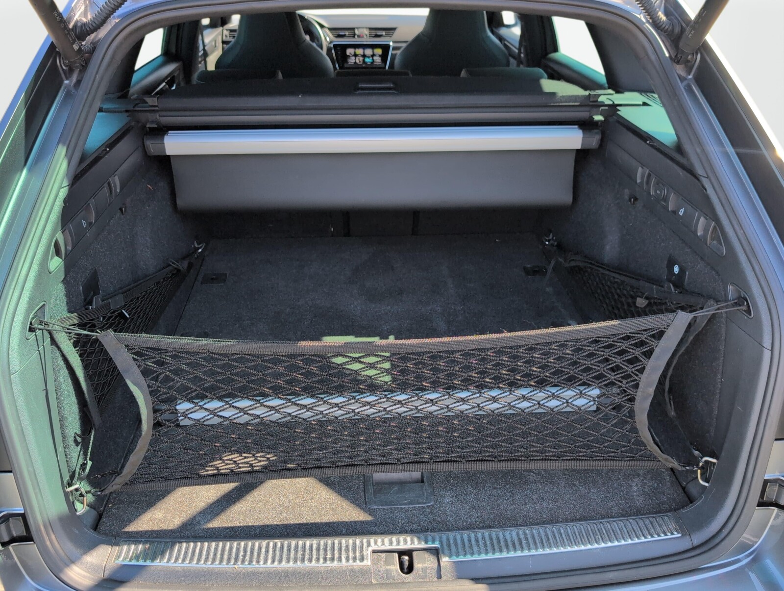 Škoda Superb Combi - zdjęcie 9