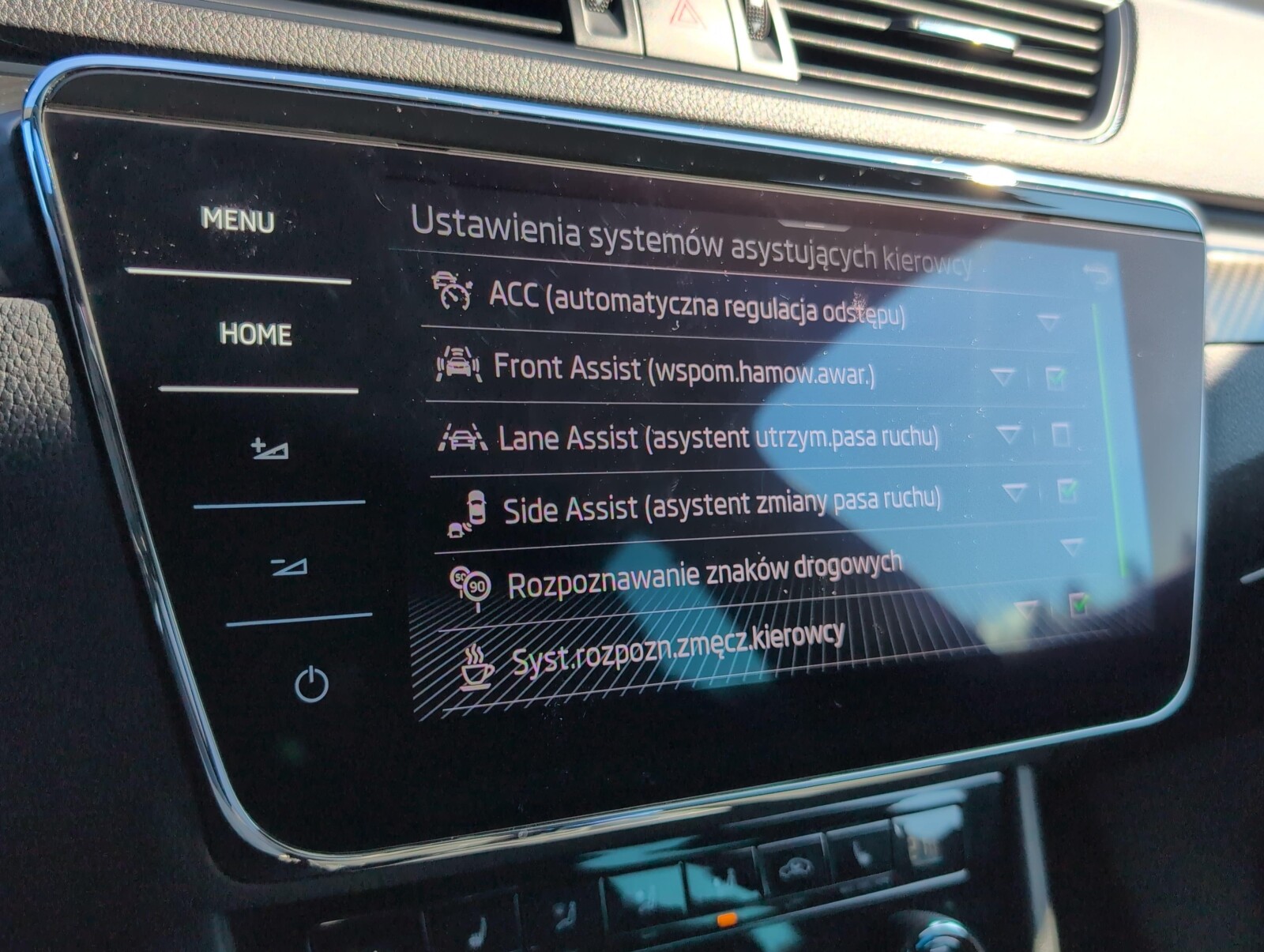 Škoda Superb Combi - zdjęcie 31