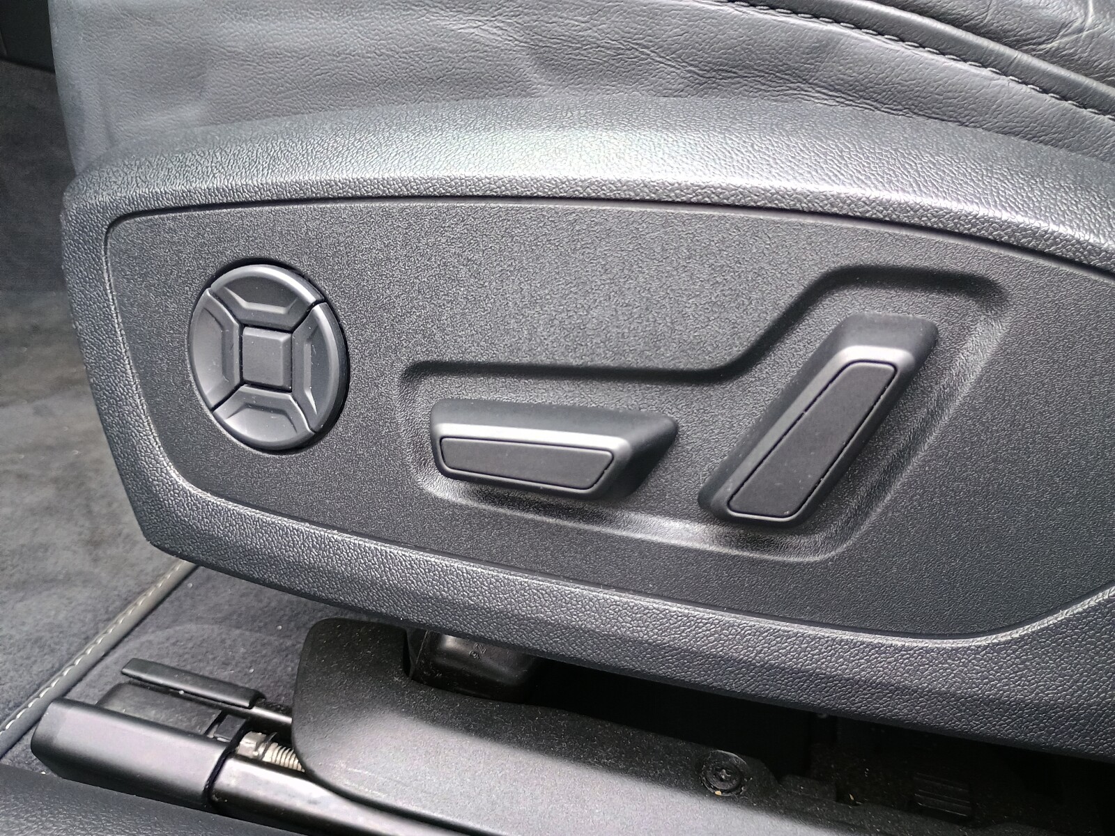Audi A6 Avant - zdjęcie 20