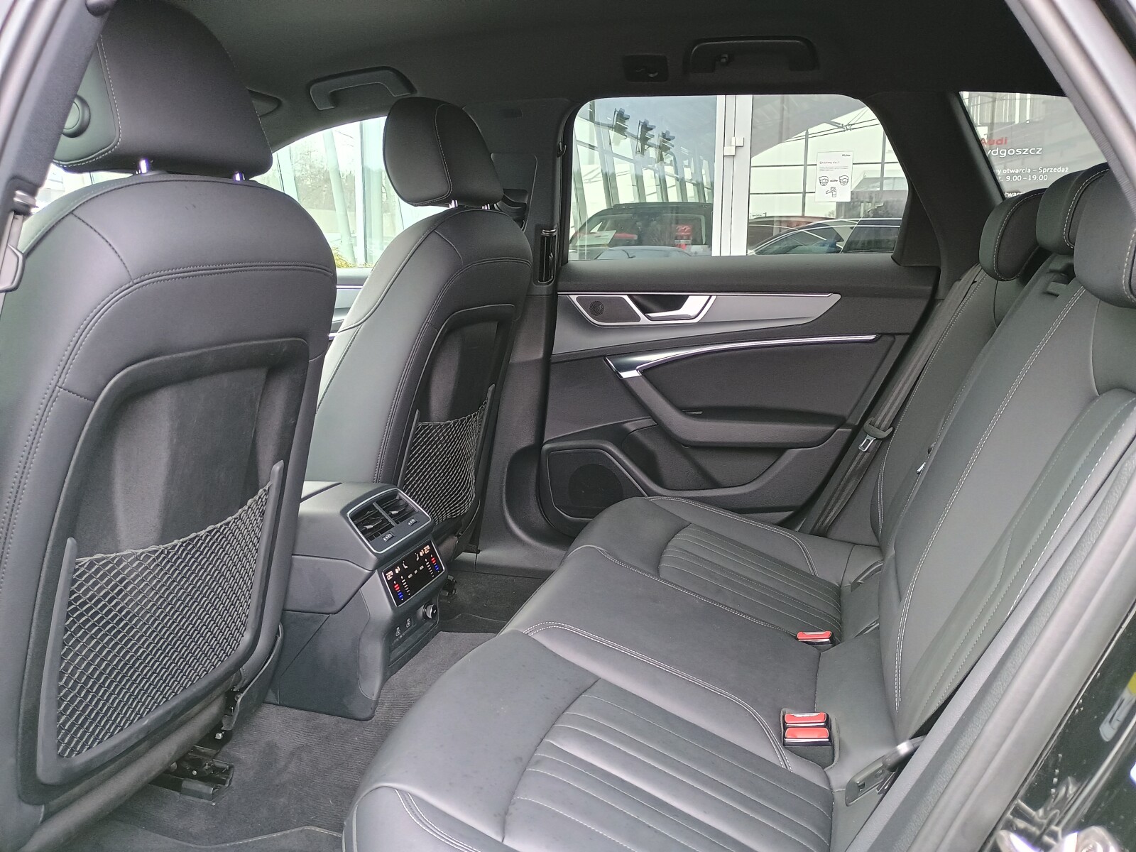 Audi A6 Avant - zdjęcie 11