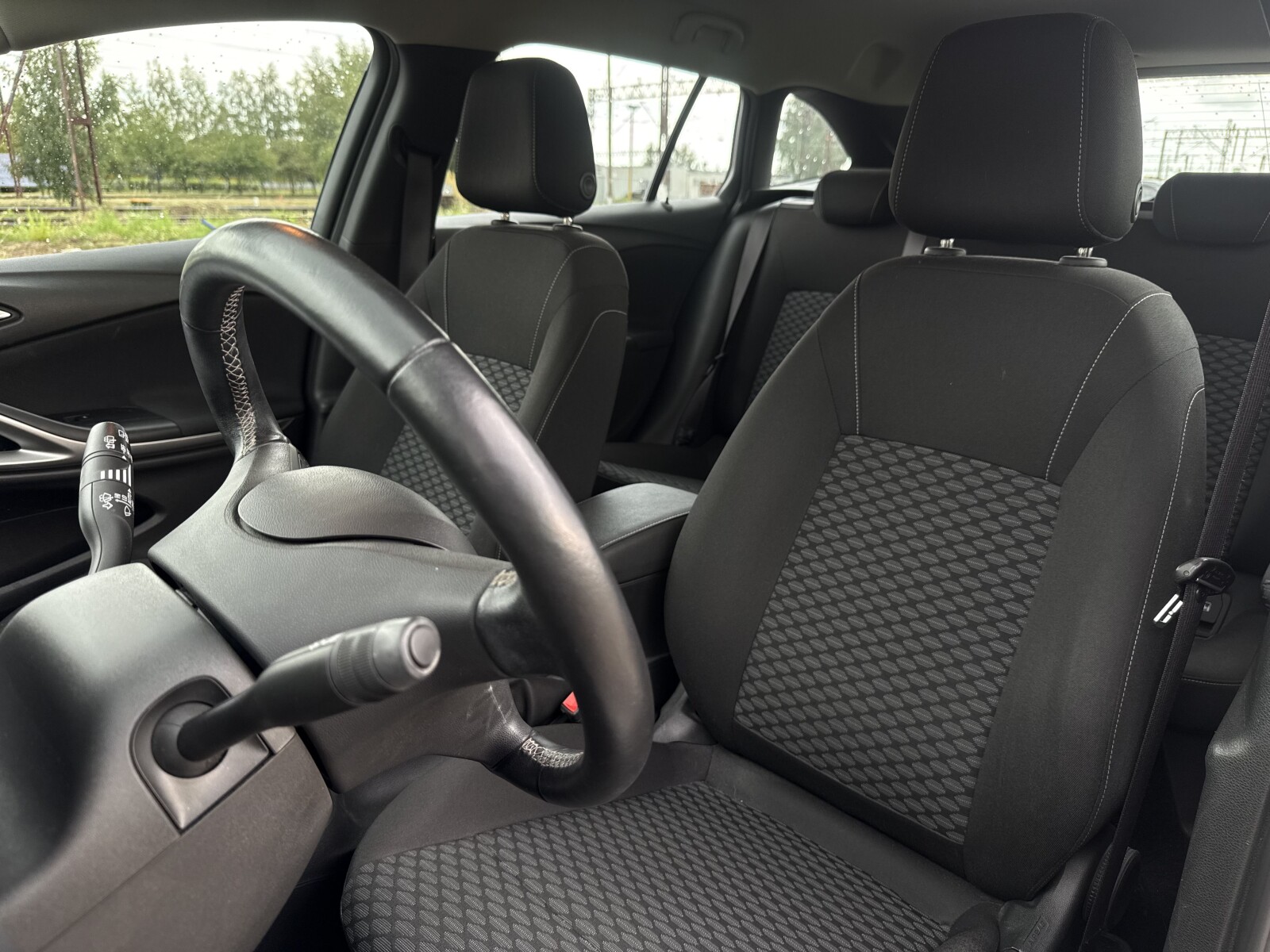 Opel Astra - zdjęcie 17