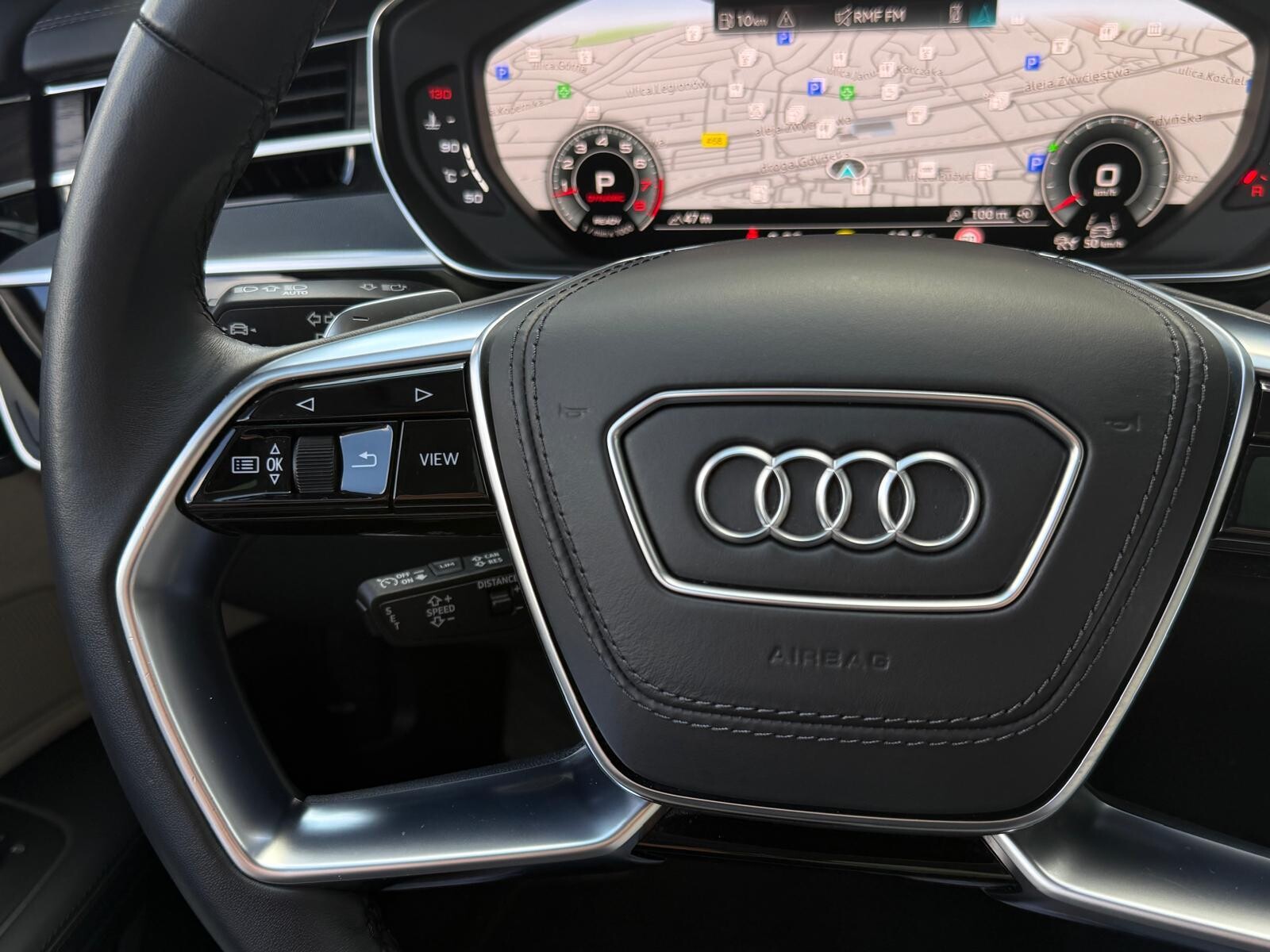 Audi A8 L - zdjęcie 31
