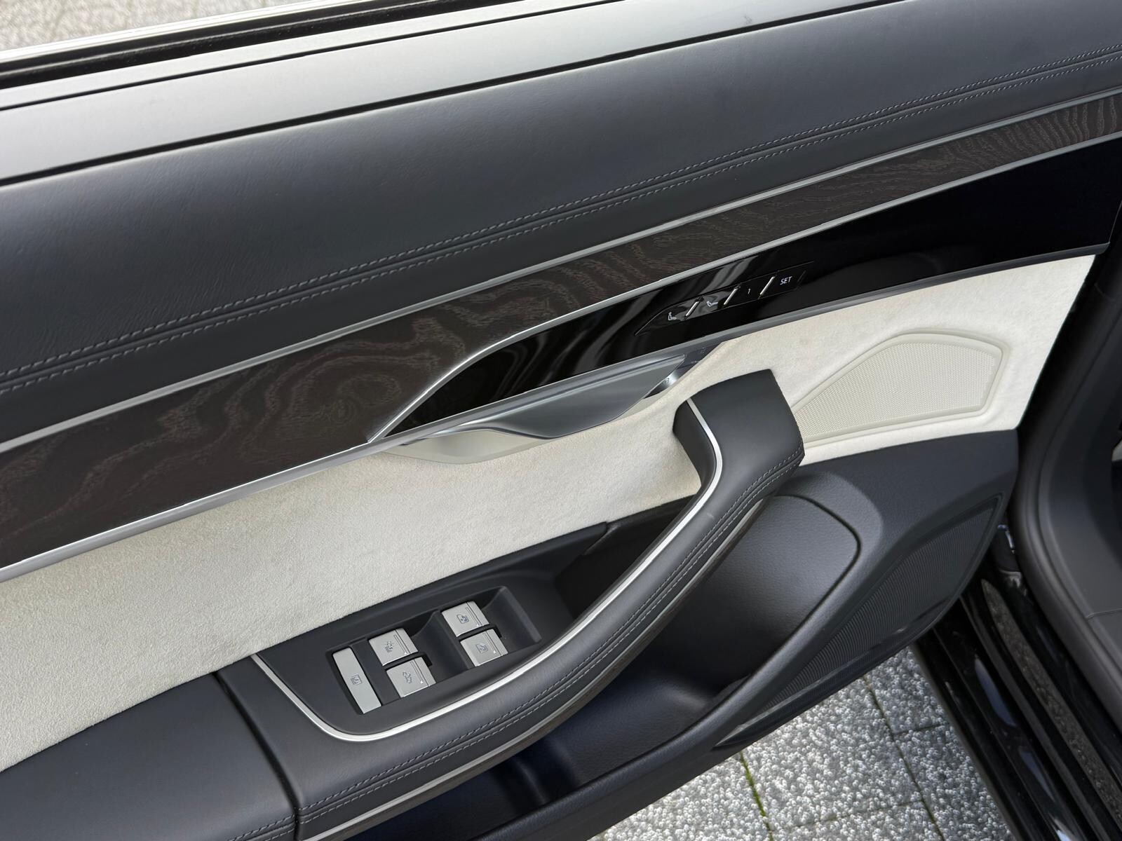 Audi A8 L - zdjęcie 28
