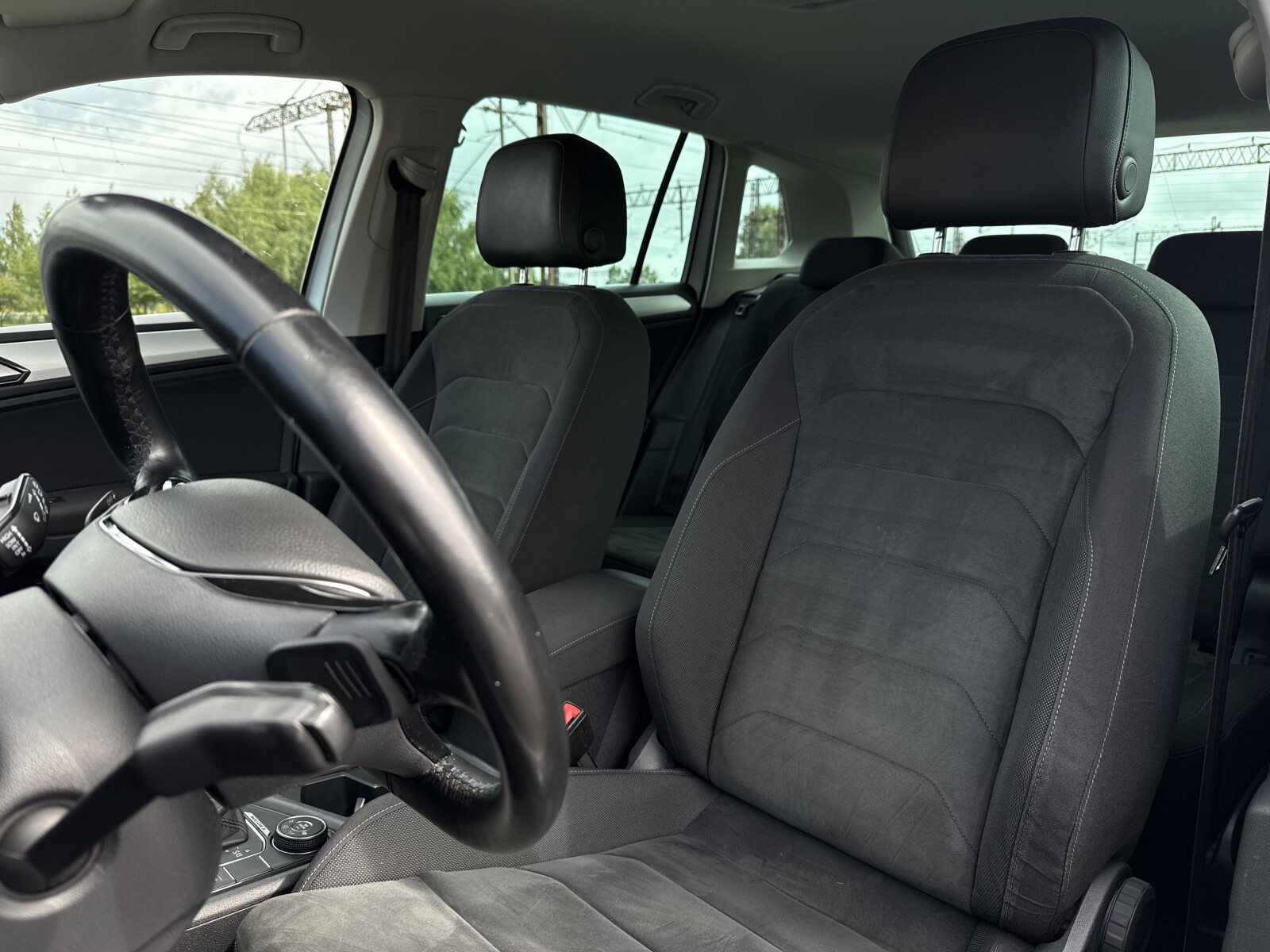Volkswagen Tiguan - zdjęcie 12