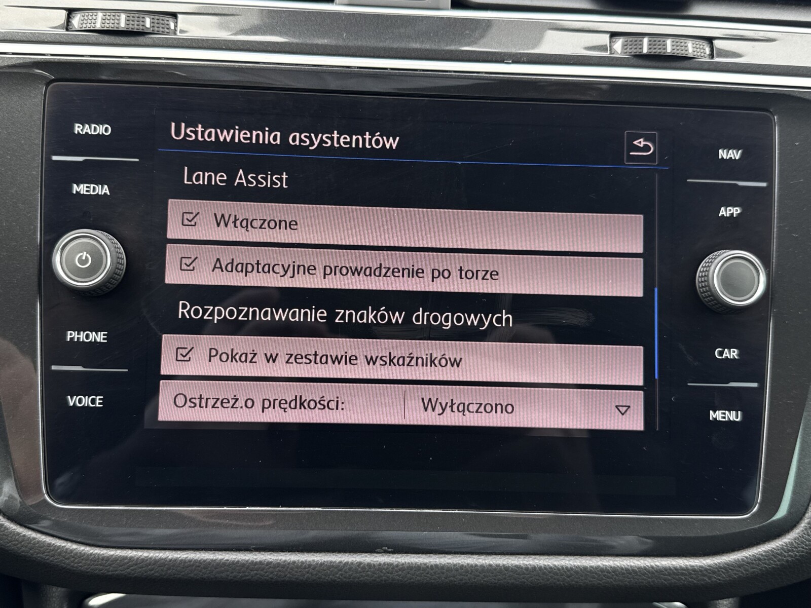 Volkswagen Tiguan - zdjęcie 28