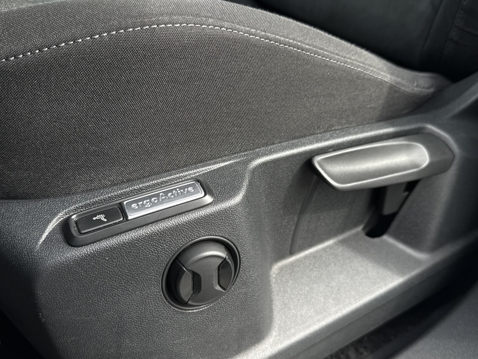 Volkswagen Tiguan - zdjęcie 11
