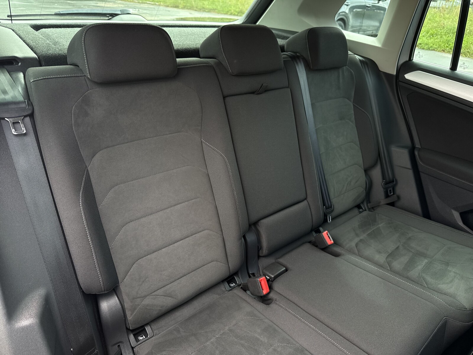 Volkswagen Tiguan - zdjęcie 36