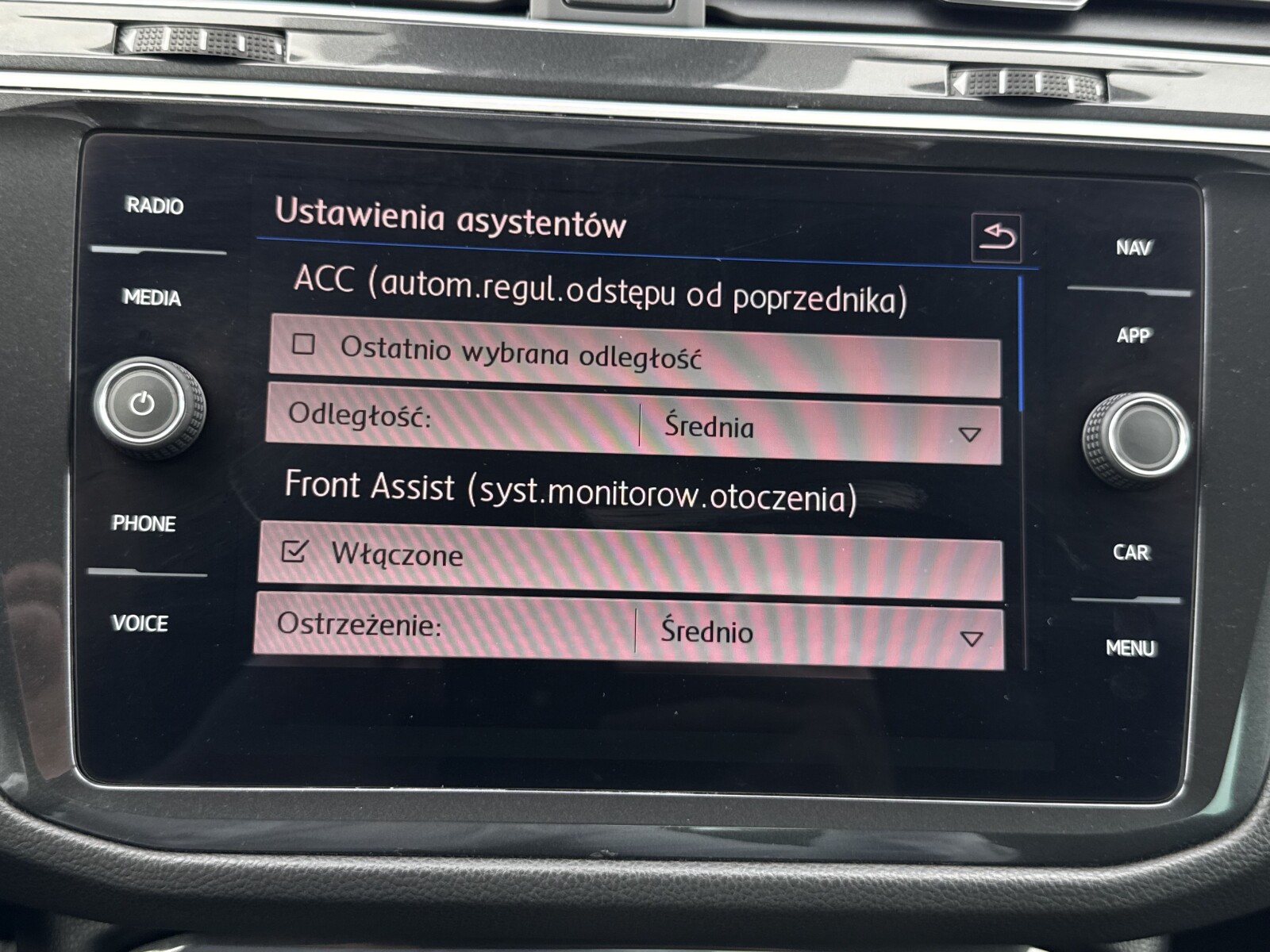 Volkswagen Tiguan - zdjęcie 27