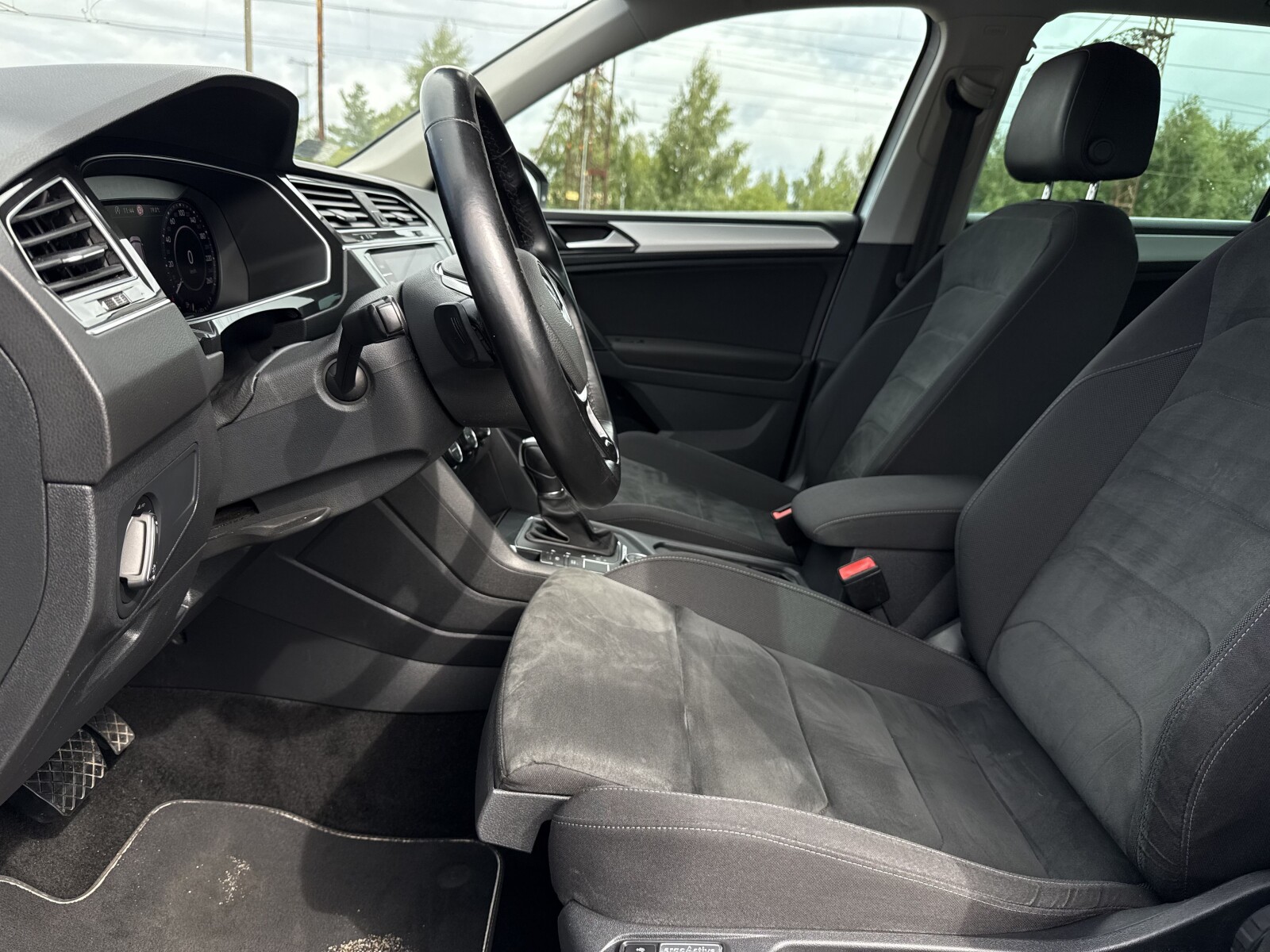 Volkswagen Tiguan - zdjęcie 10