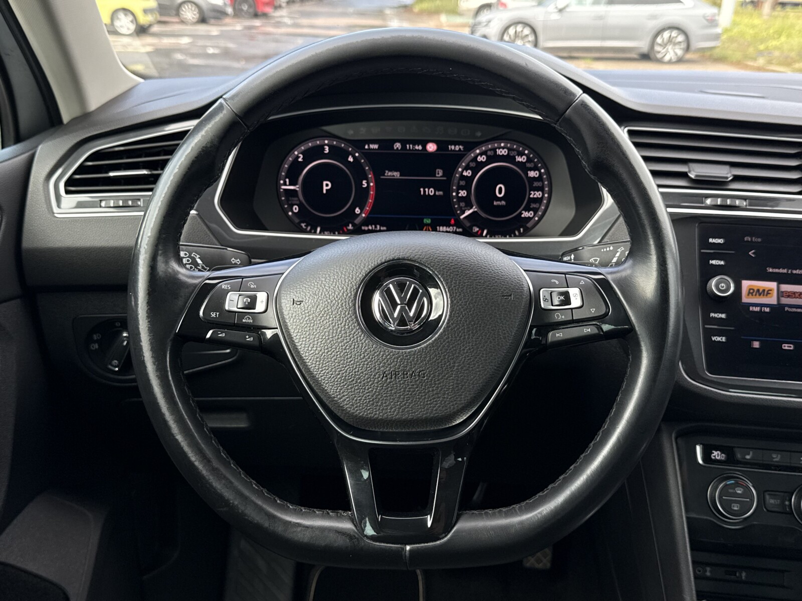 Volkswagen Tiguan - zdjęcie 15