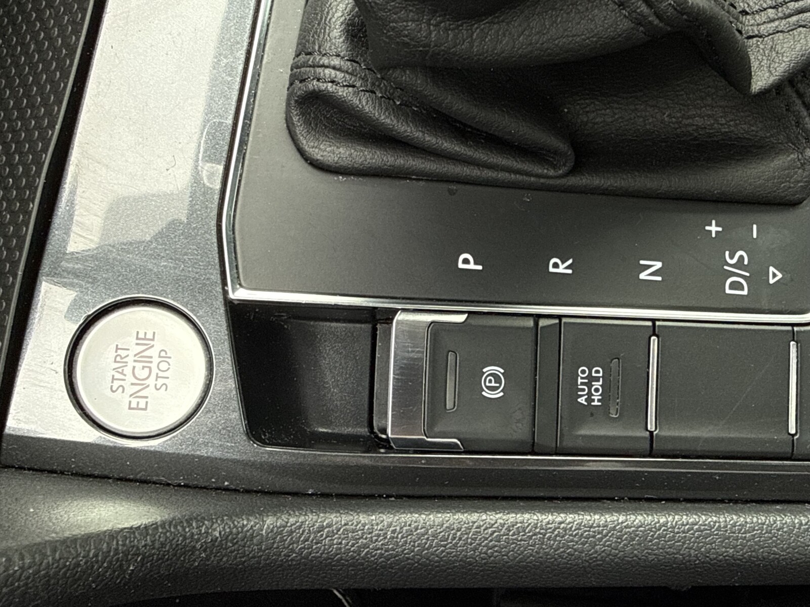 Volkswagen Tiguan - zdjęcie 21