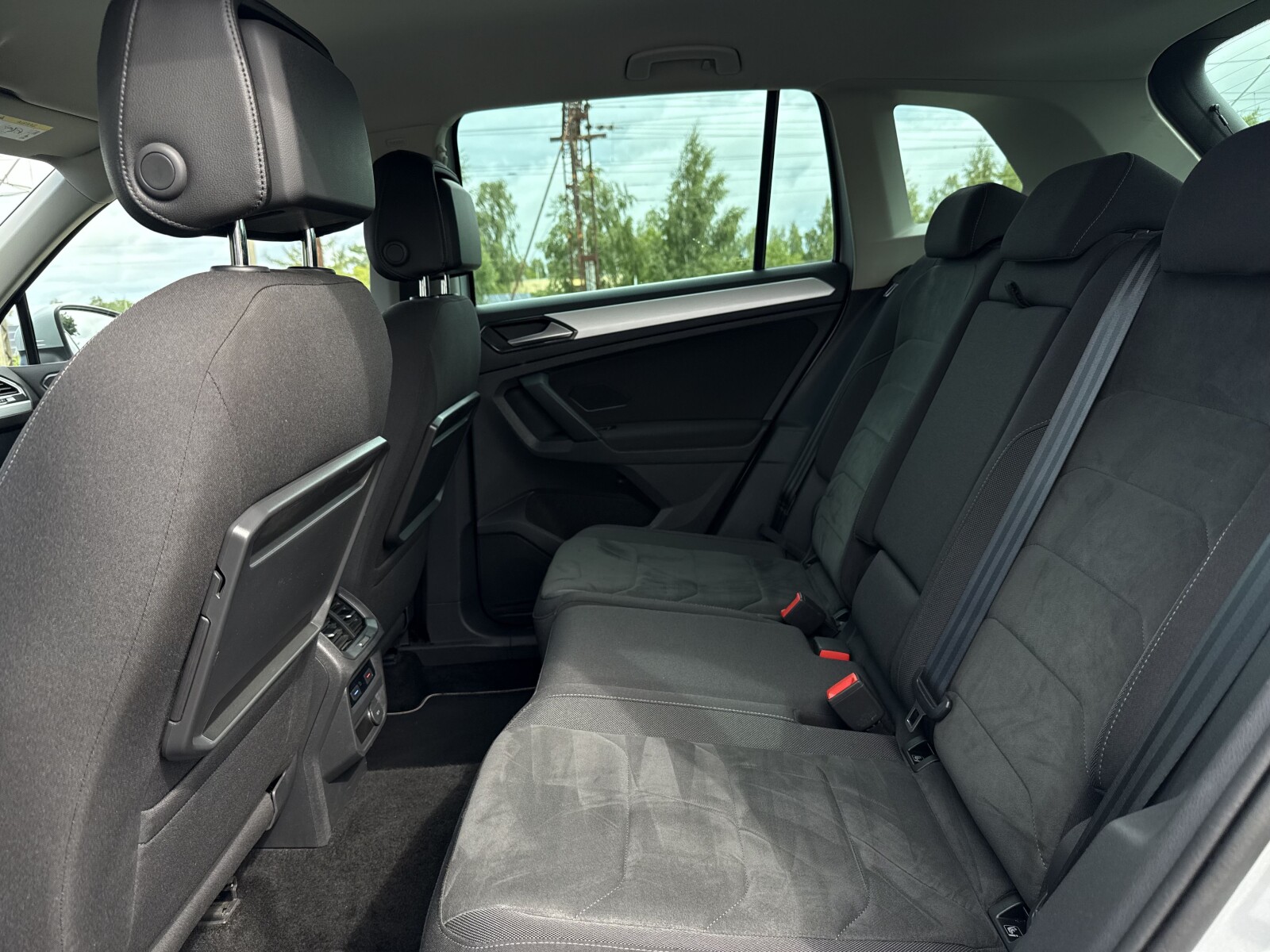Volkswagen Tiguan - zdjęcie 31
