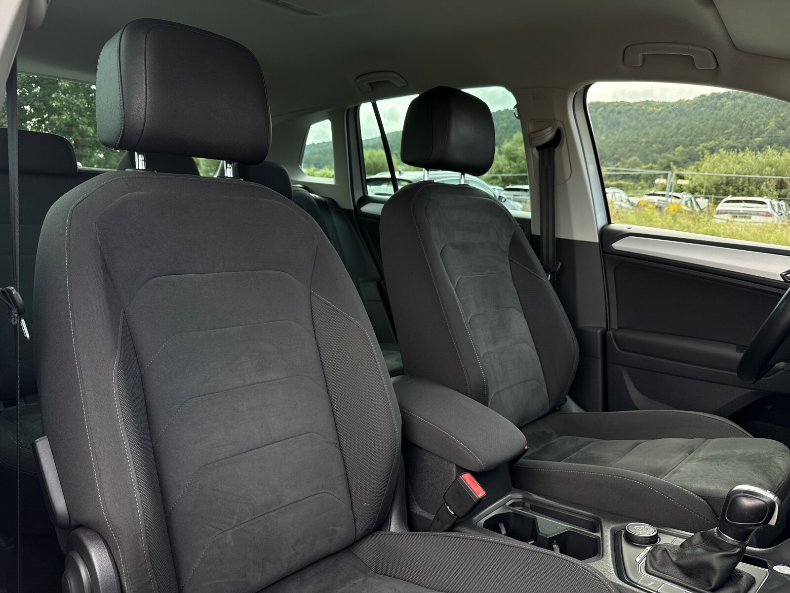 Volkswagen Tiguan - zdjęcie 14