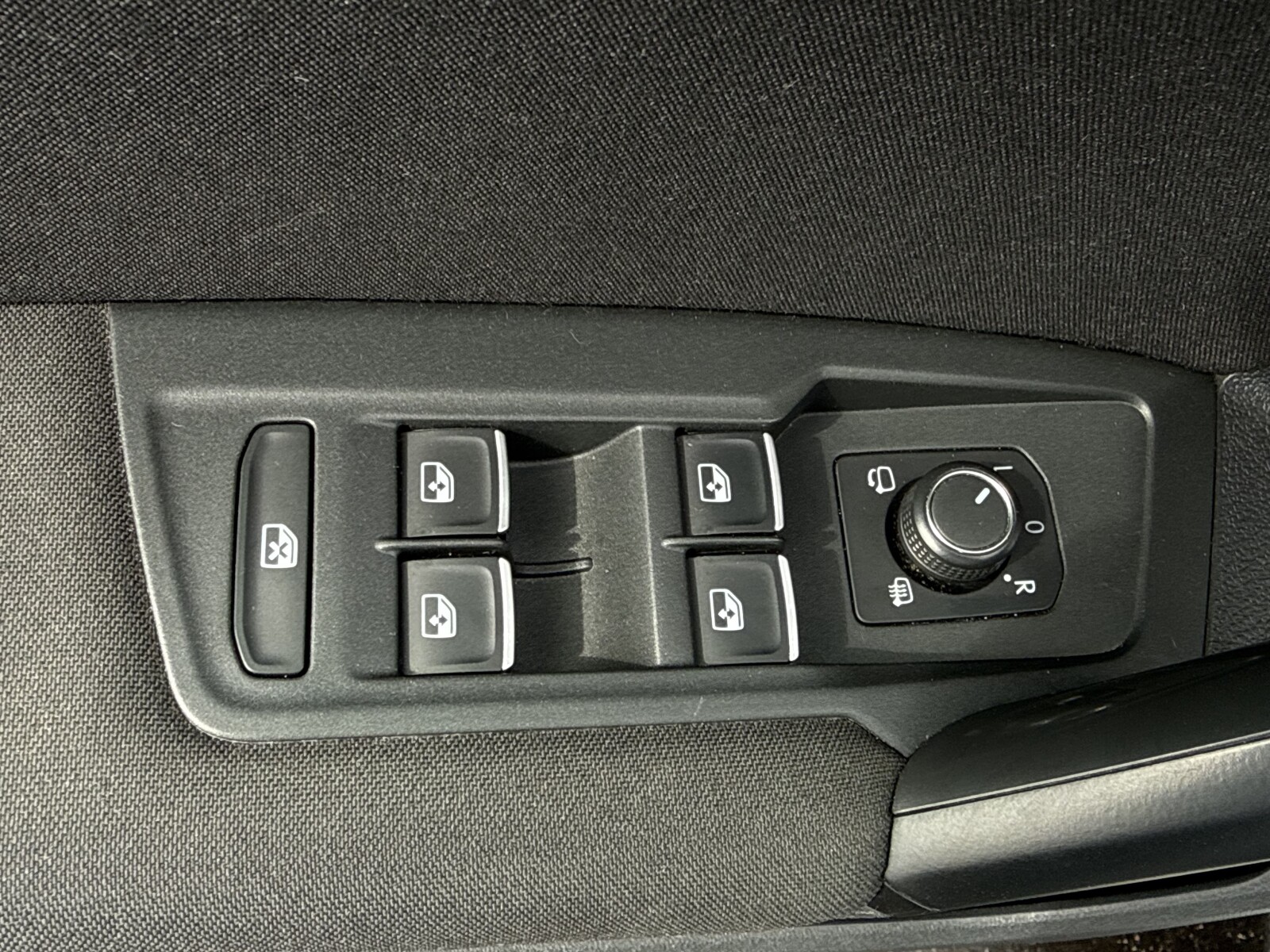 Volkswagen Tiguan - zdjęcie 23