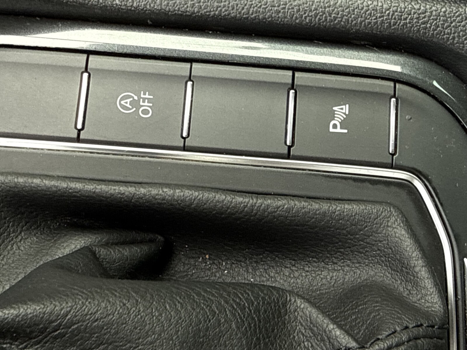 Volkswagen Tiguan - zdjęcie 22