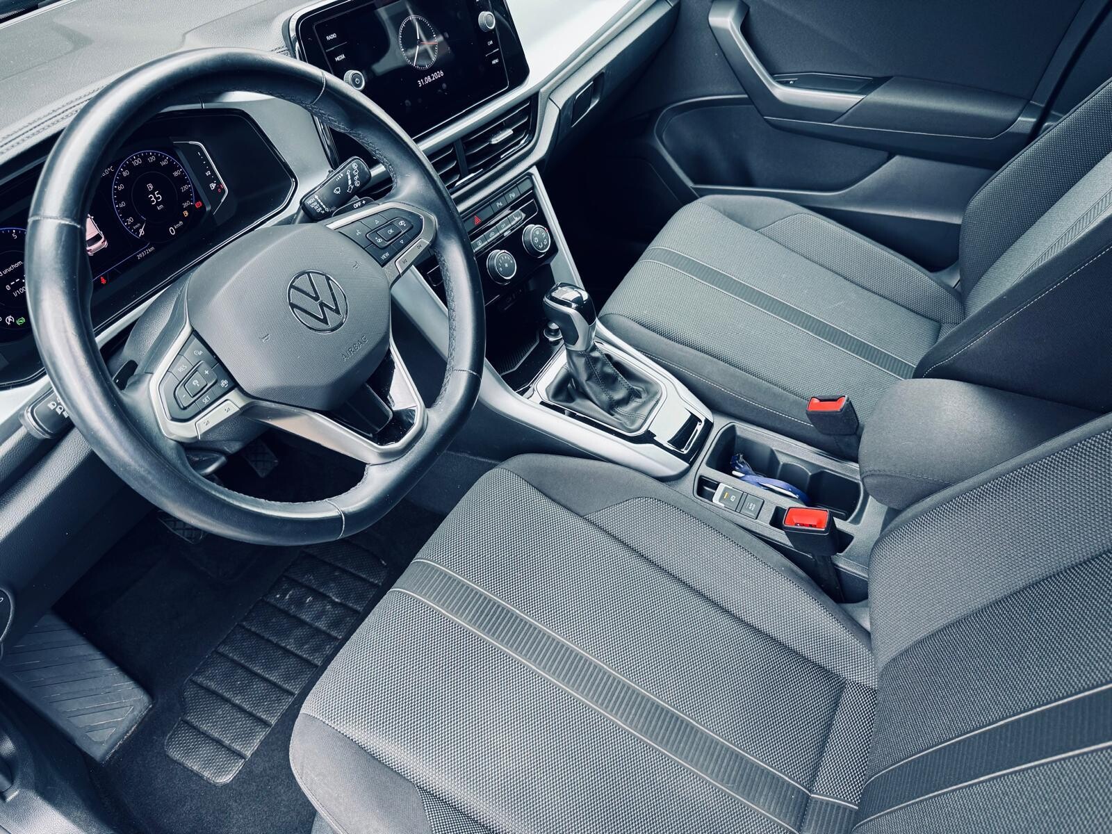 Volkswagen T-Roc - zdjęcie 11