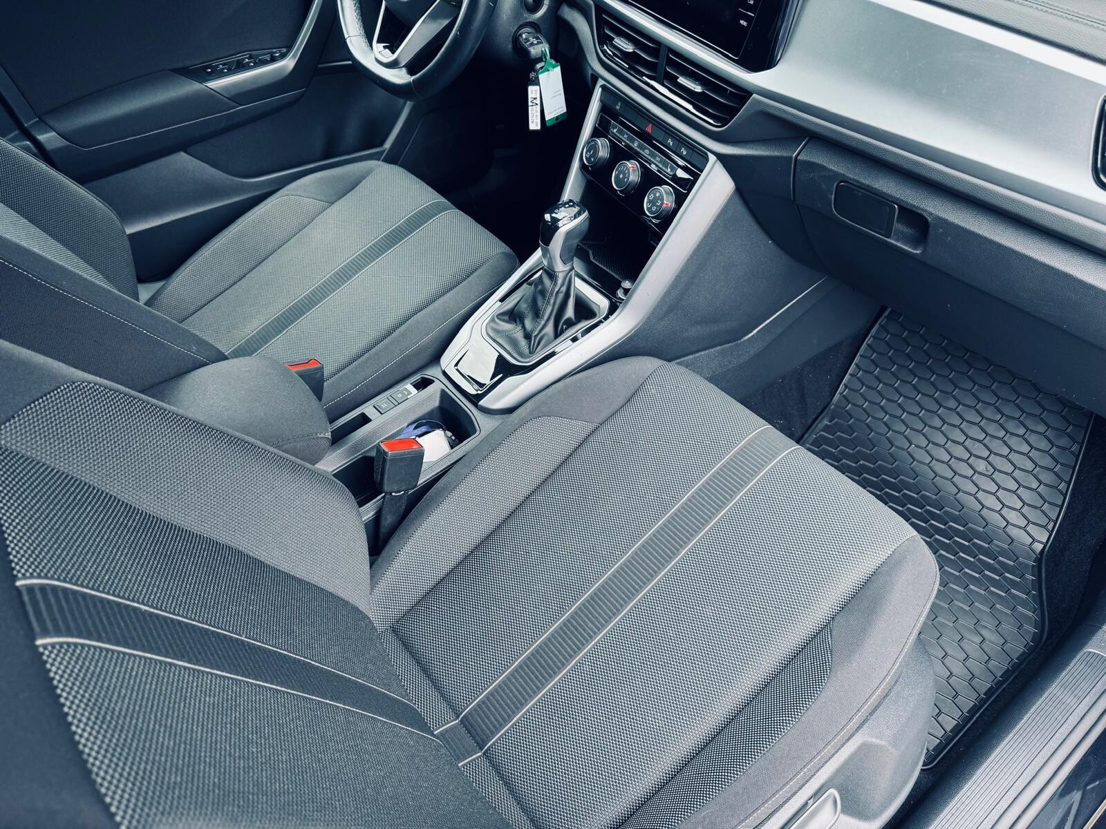Volkswagen T-Roc - zdjęcie 15