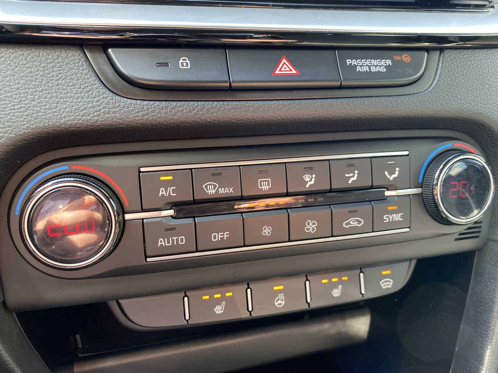 Kia Ceed - zdjęcie 25