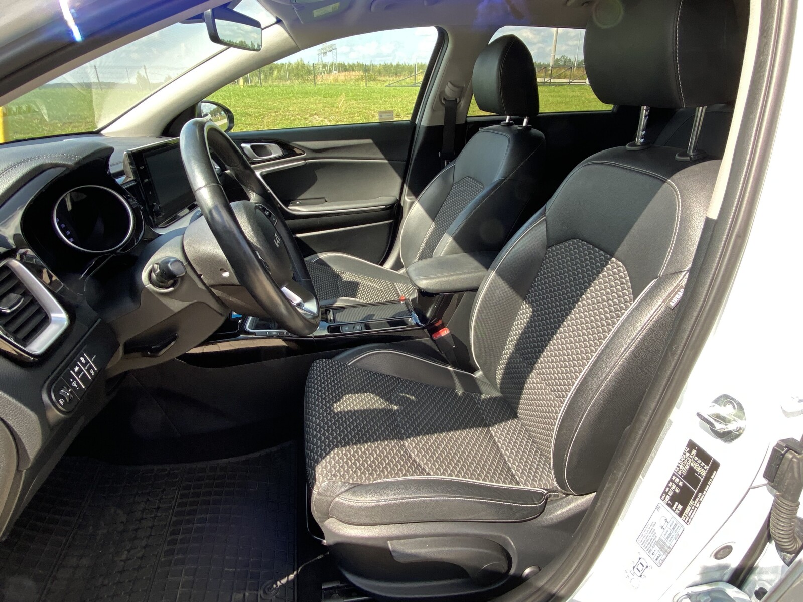 Kia Ceed - zdjęcie 11